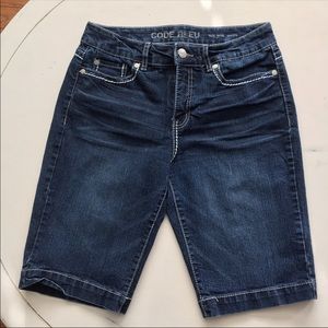 Code Bleu Gwen Bermuda Shorts Sz. 10/29